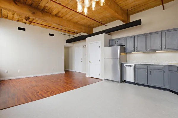 $250,000 | 470 Silver Street, Unit 222, Manchester, NH 03103