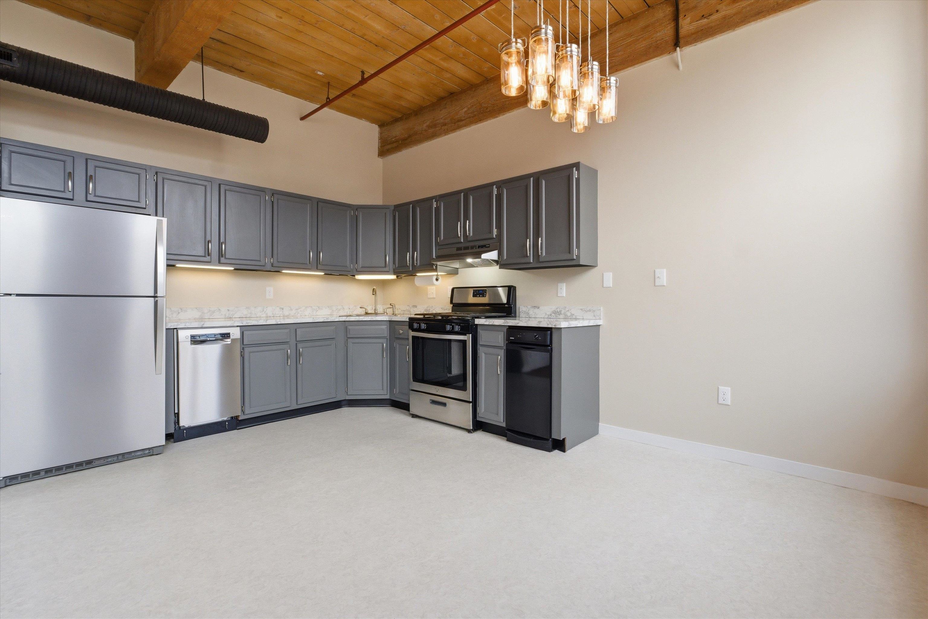 470 Silver Street, Unit 222 Manchester, NH 03103 - Photo 6 of 26