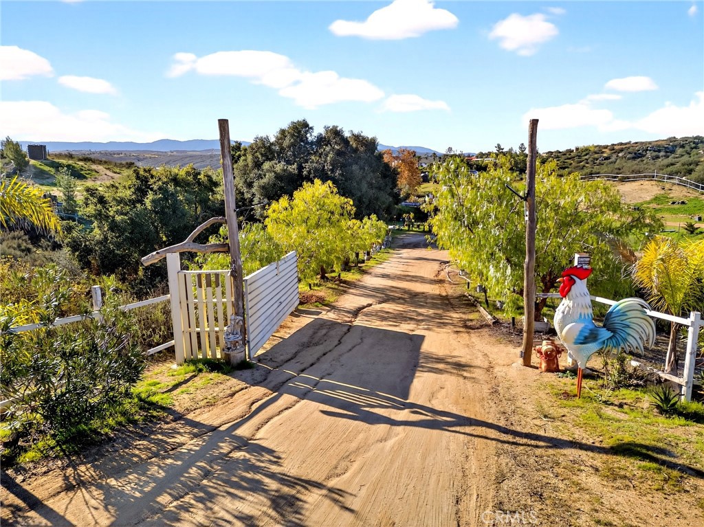 38950 Hoss Street Temecula, CA 92592 - Photo 5 of 40