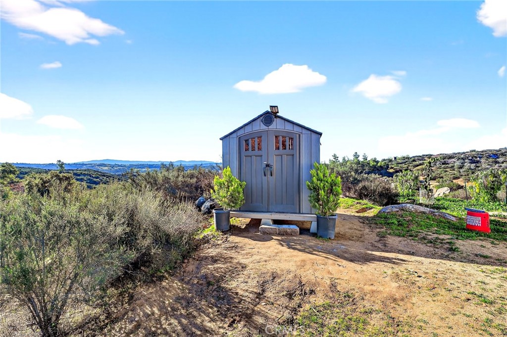 38950 Hoss Street Temecula, CA 92592 - Photo 10 of 40