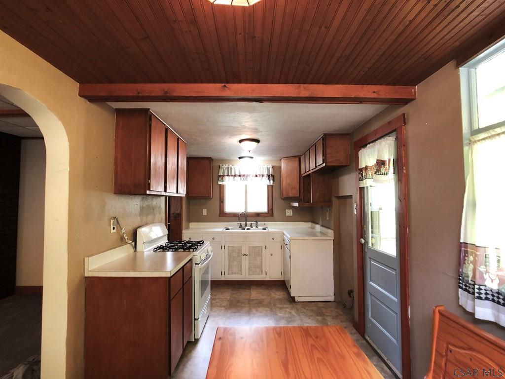 290 Naylor Road Johnstown, PA 15906 - Photo 6 of 44 Gallery Image 6