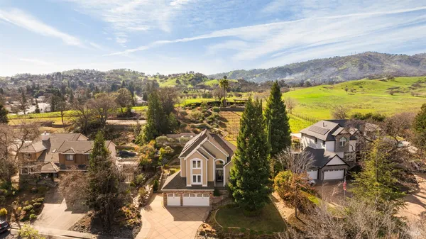 $1,350,000 | 240 Hidden Valley Lane, Vacaville, CA 95688