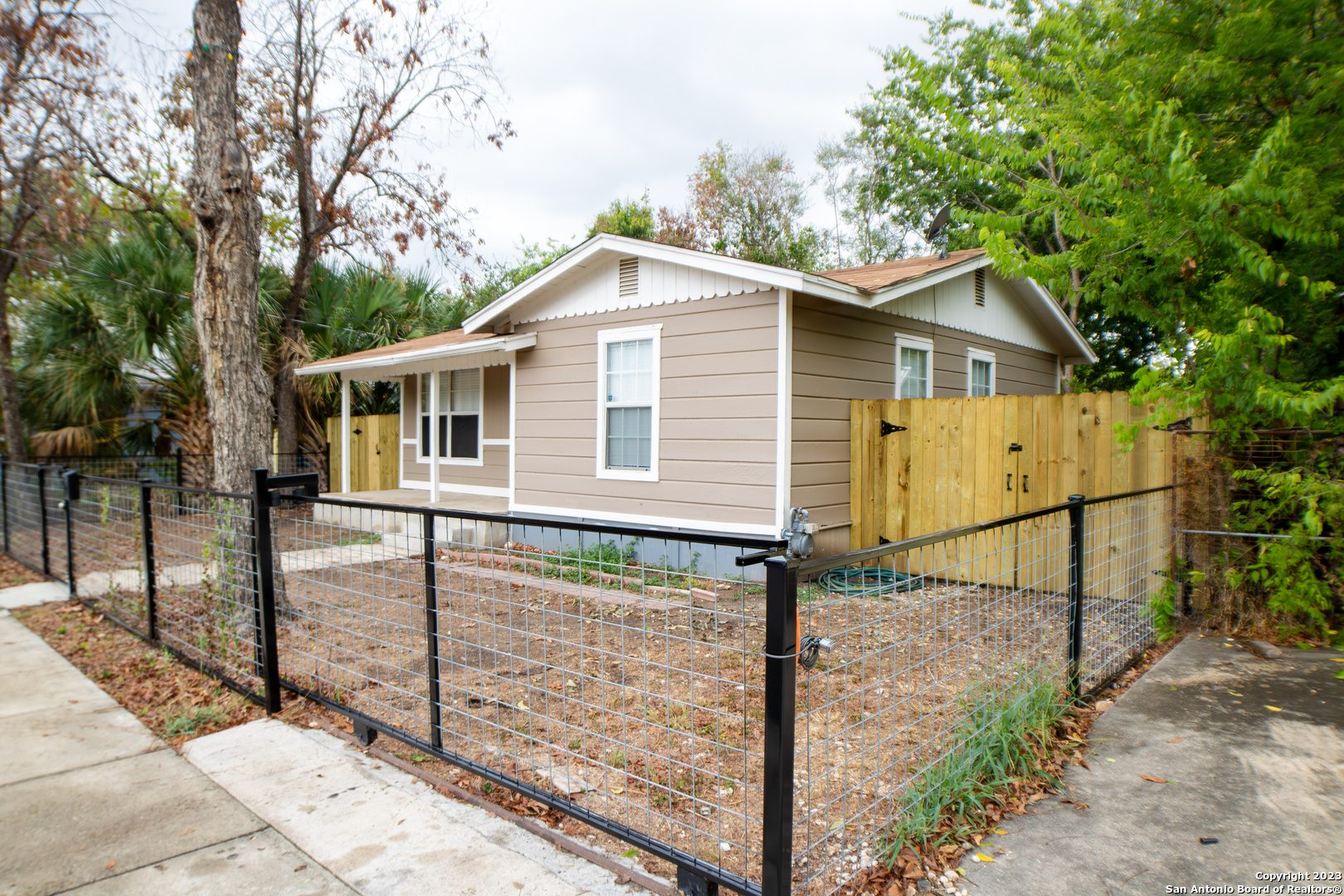 415 Riddle Street San Antonio, TX 78210 - Photo 3 of 12