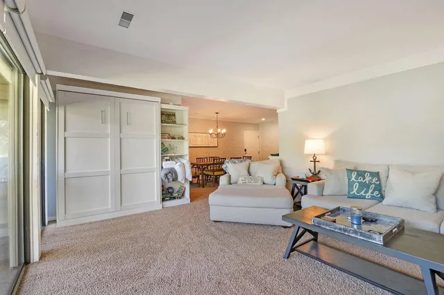 $2,700 | 31 Abbey Villa Circle, Unit A, Fontana, WI 53125