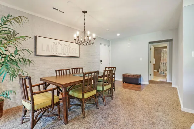 $2,700 | 31 Abbey Villa Circle, Unit A, Fontana, WI 53125