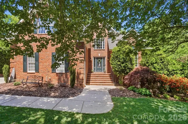 $740,000 | 1011 Potters Bluff Road, Wesley Chapel, NC 28110