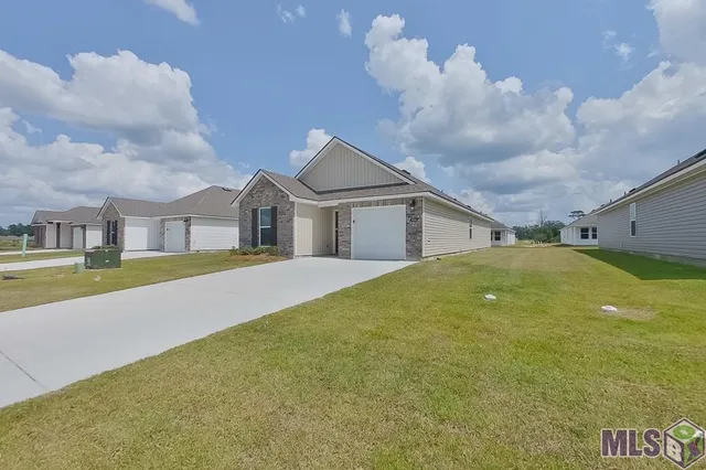 $1,800 | 14262 Ruffian Avenue, Denham Springs, LA 70726