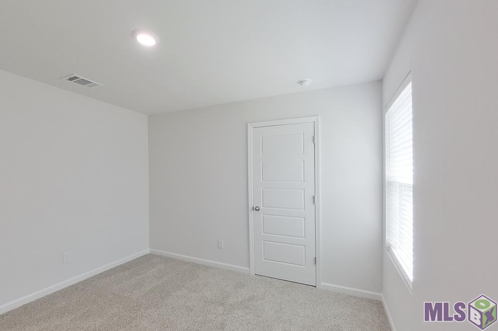14262 Ruffian Avenue Denham Springs, LA 70726 - Photo 4 of 12
