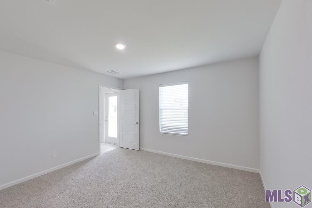 14262 Ruffian Avenue Denham Springs, LA 70726 - Photo 7 of 12