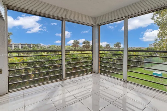 $244,000 | 9370 Southwest 8th Street, Unit 322, Boca Raton, FL 33428