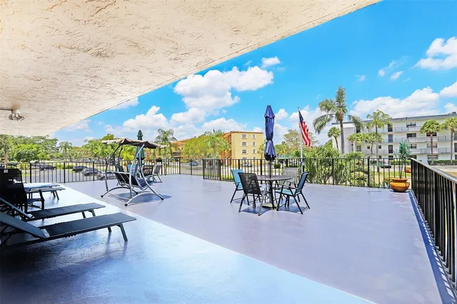 $244,000 | 9370 Southwest 8th Street, Unit 322, Boca Raton, FL 33428