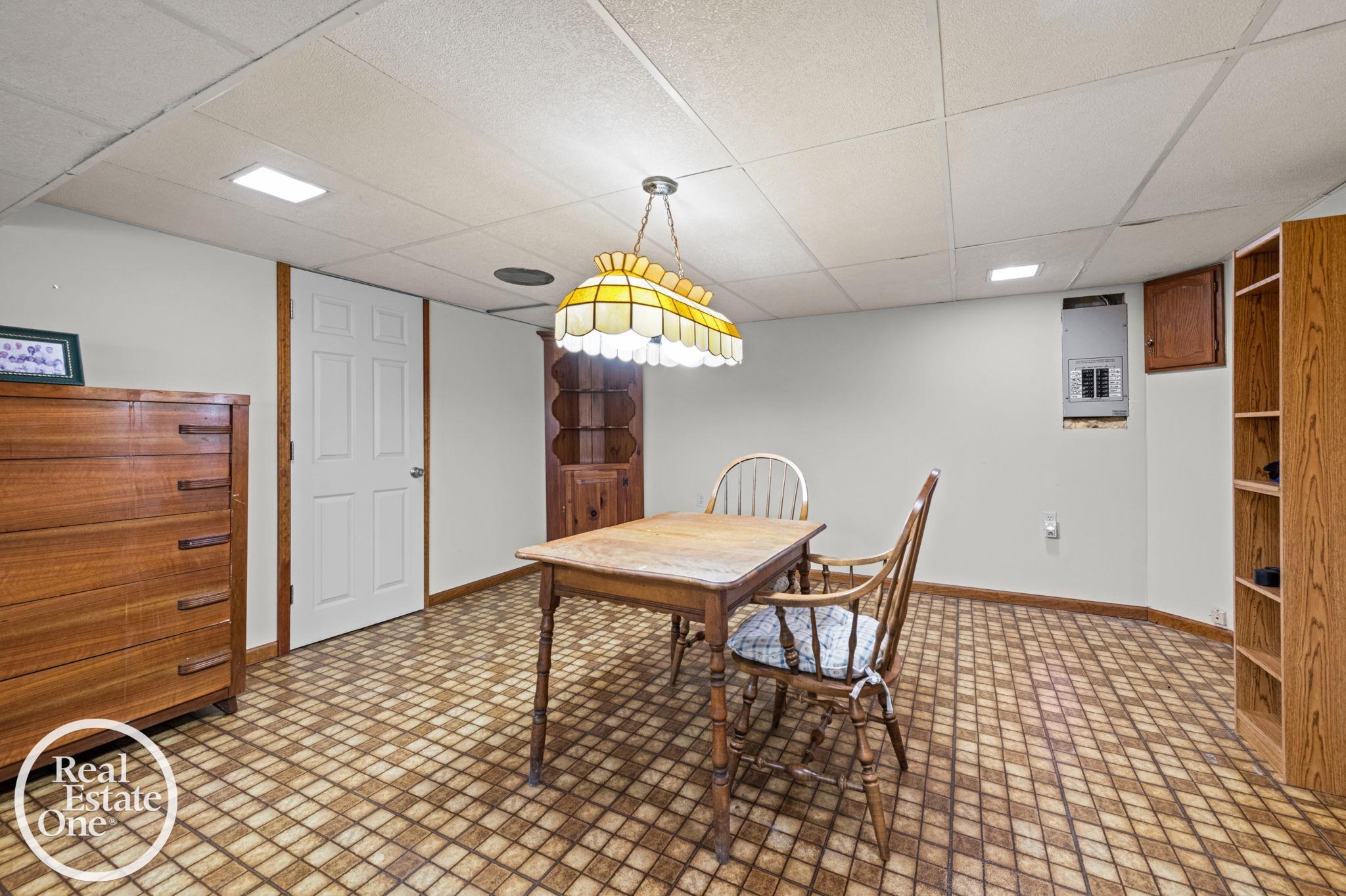 1196 Hawthorne Road Grosse Pointe, MI 48236 - Photo 21 of 40 Gallery Image 21