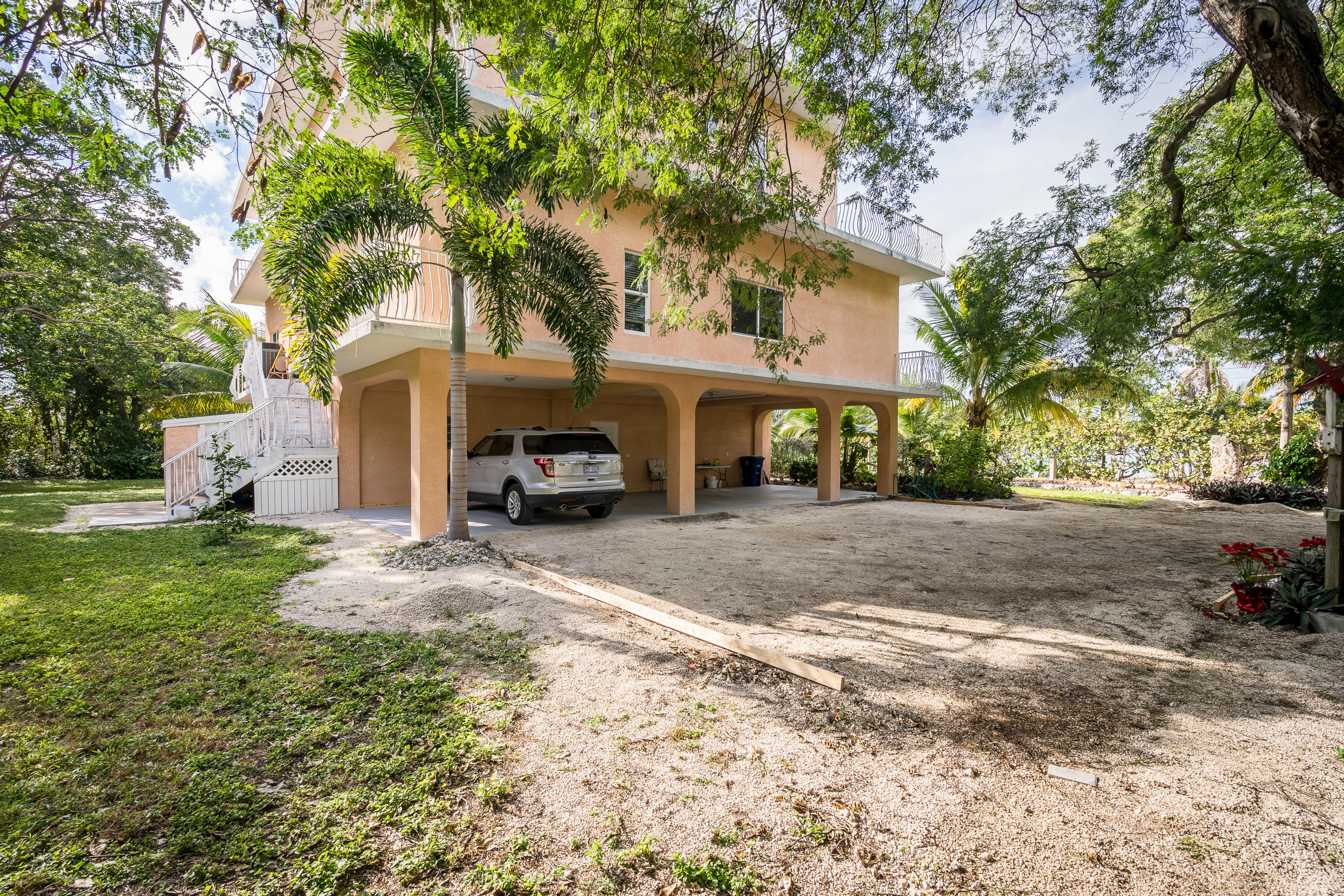 149 Sterling Road Tavernier, FL 33070 - Photo 4 of 80 20140102-DSC04549
