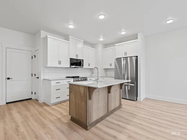 $414,900 | 2160 East Deep Purple Lane, Meridian, ID 83642
