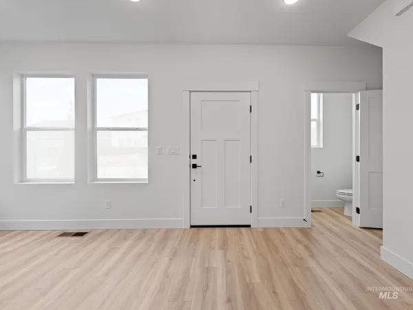 $414,900 | 2160 East Deep Purple Lane, Meridian, ID 83642