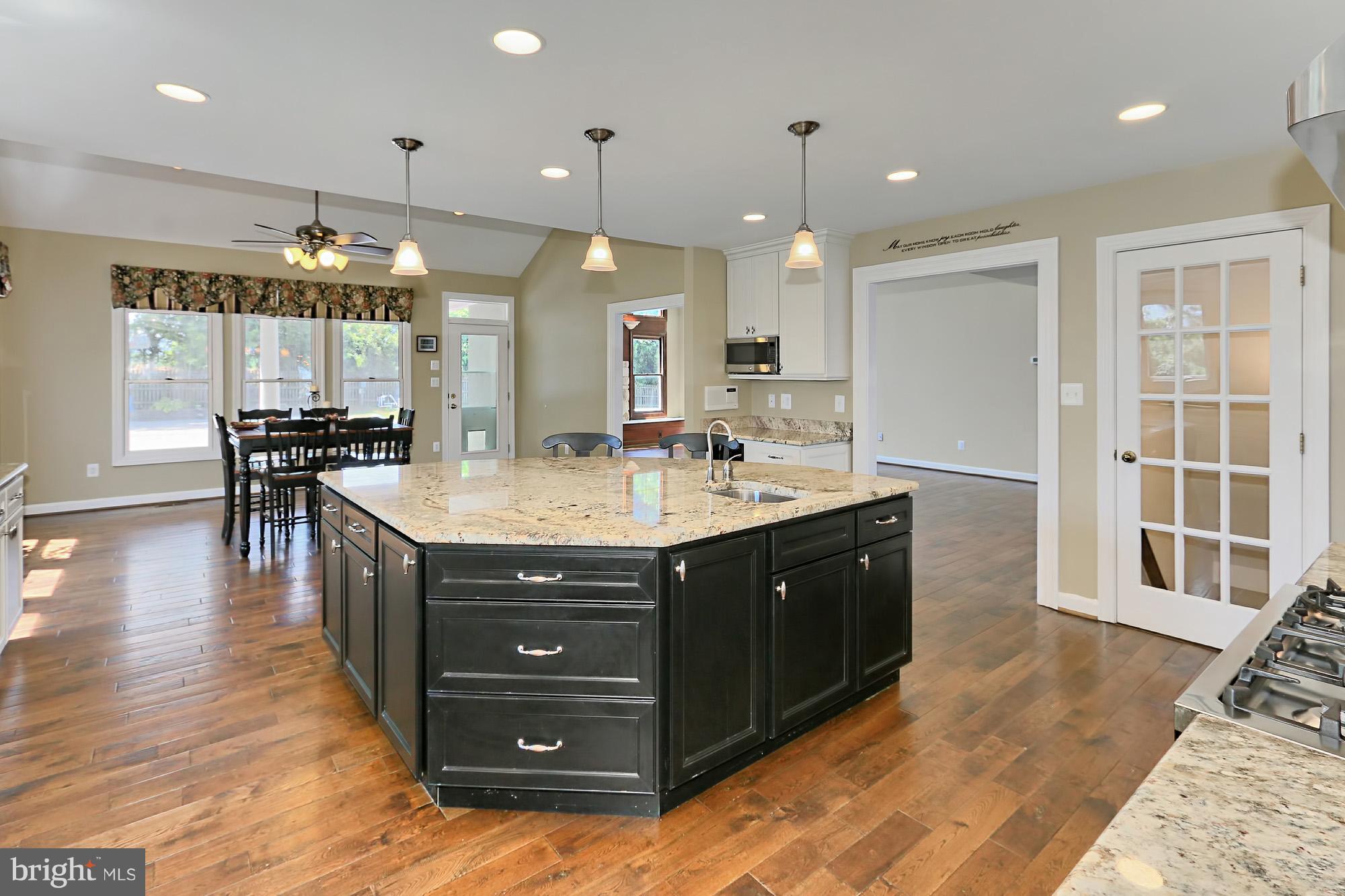 18001 Tranquility Road Purcellville, VA 20132 - Photo 11 of 31 HUGE KITCHEN WITH ADJOINING BREAKFAST ROOM