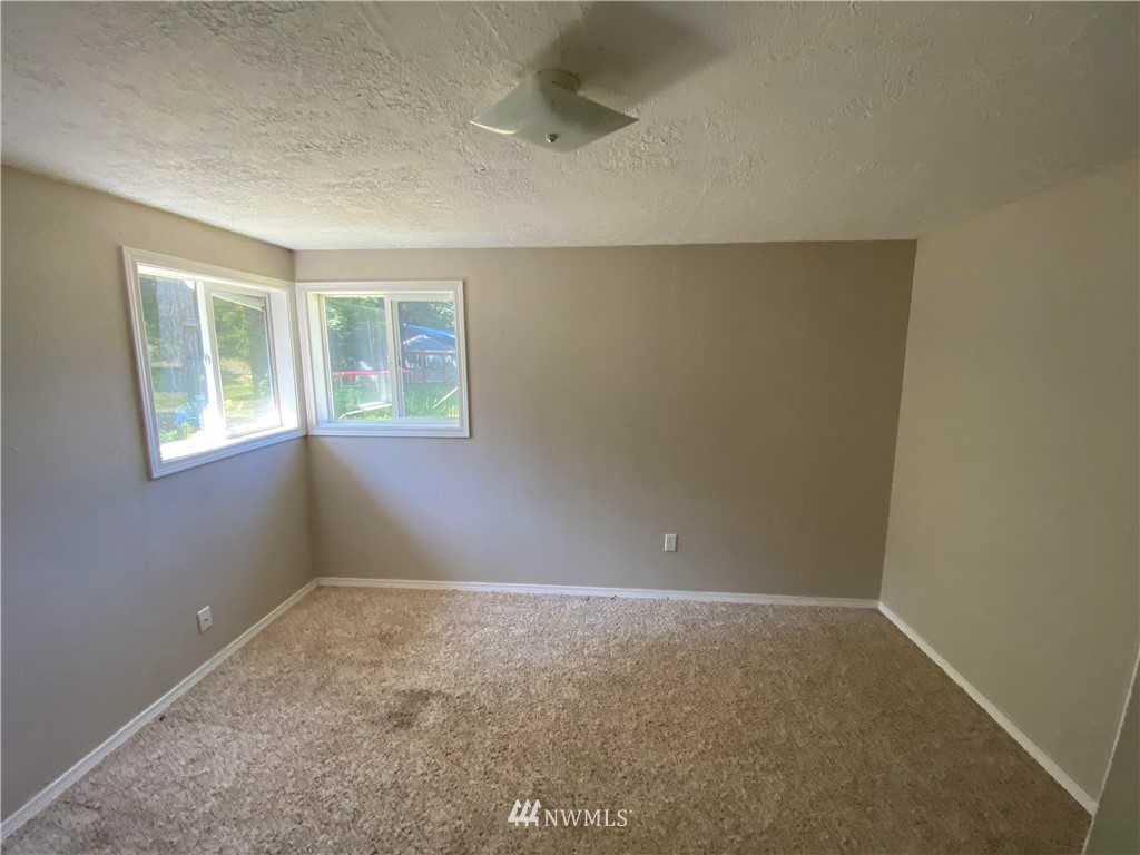 5447 Johnson Point Road Northeast Olympia, WA 98516 - Photo 5 of 37 Gallery Image 5