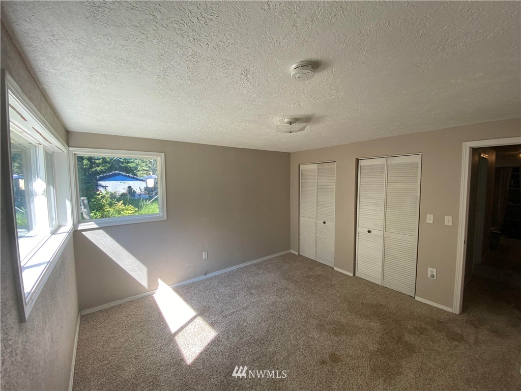5447 Johnson Point Road Northeast Olympia, WA 98516 - Photo 10 of 37 Gallery Image 10