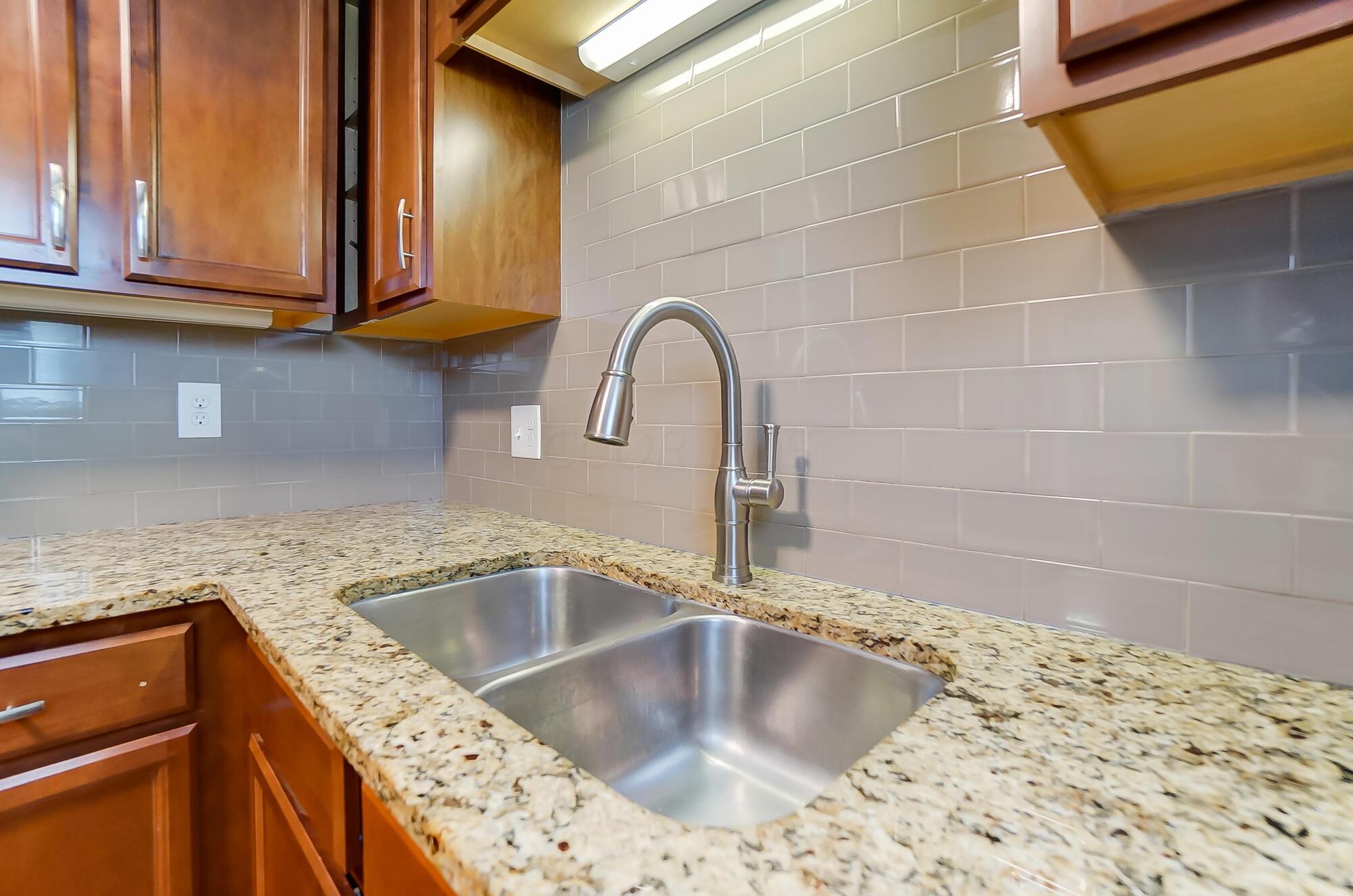 4549 Grimsby Road Columbus, OH 43227 - Photo 10 of 22 Kitchen