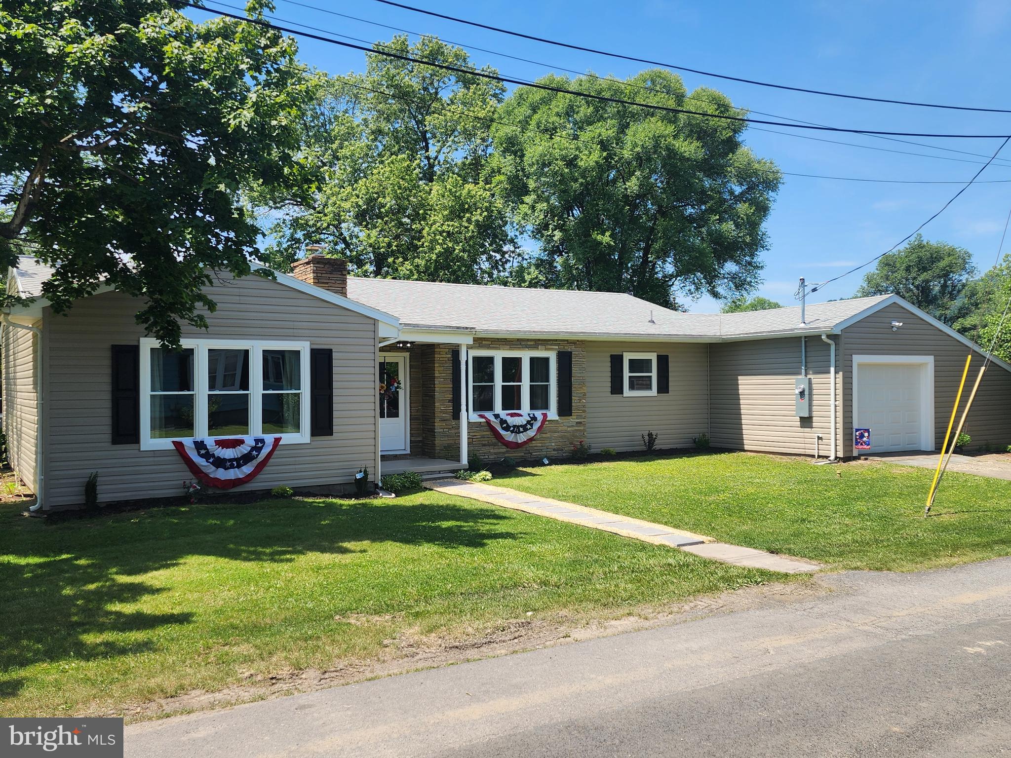 412 Everett Place Romney, WV 26757 - Photo 3 of 38