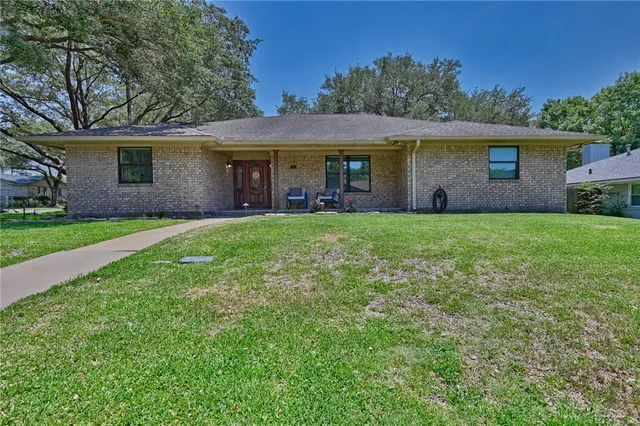 $440,000 | 1600 Pecan Street, Brenham, TX 77833