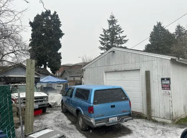 $220,000 | 222 12th Street Southeast, Auburn, WA 98002