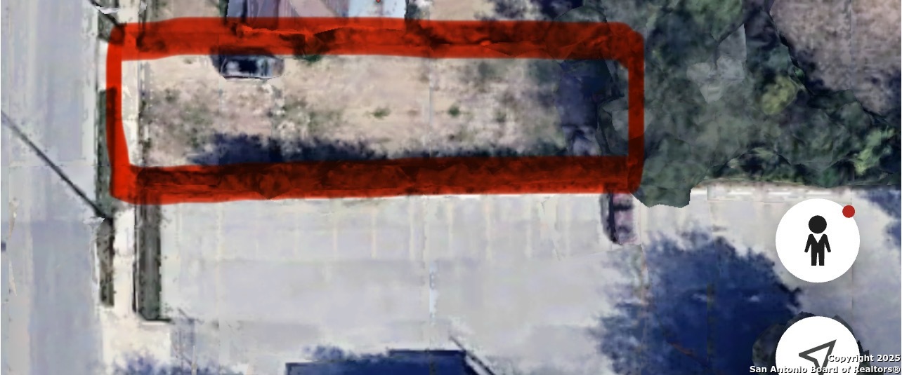 320 Pleasanton Road San Antonio, TX 78214 - Photo 2 of 4 a bathroom with a toilet and a shower