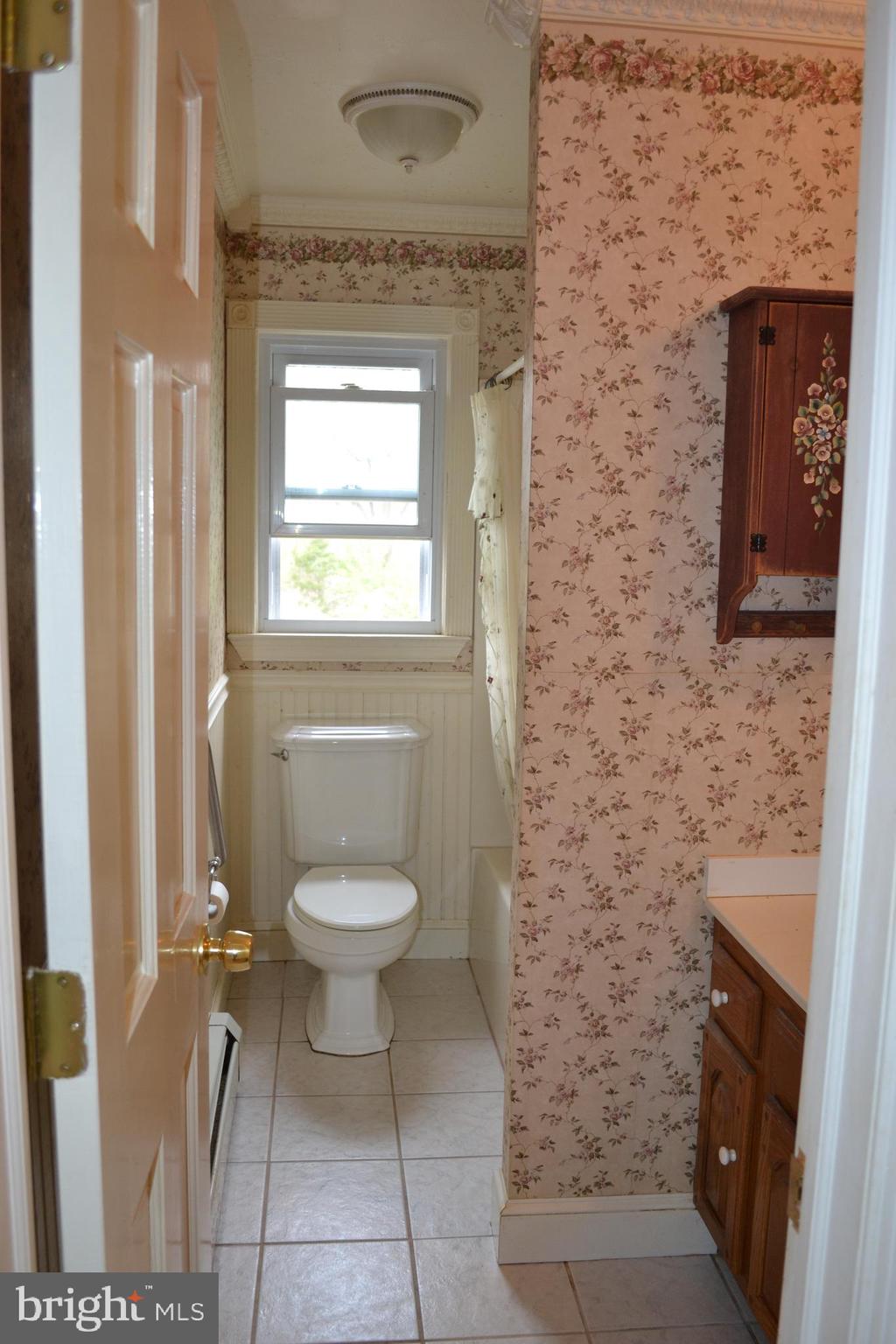 140 Commodore Road Manahawkin, NJ 08050 - Photo 8 of 19 Gallery Image 8