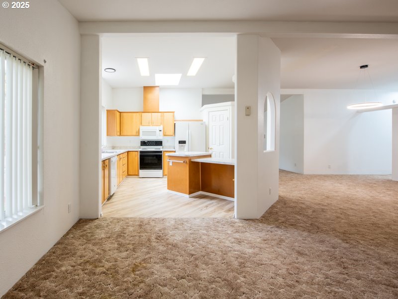 1310 David Avenue Eugene, OR 97404 - Photo 12 of 48