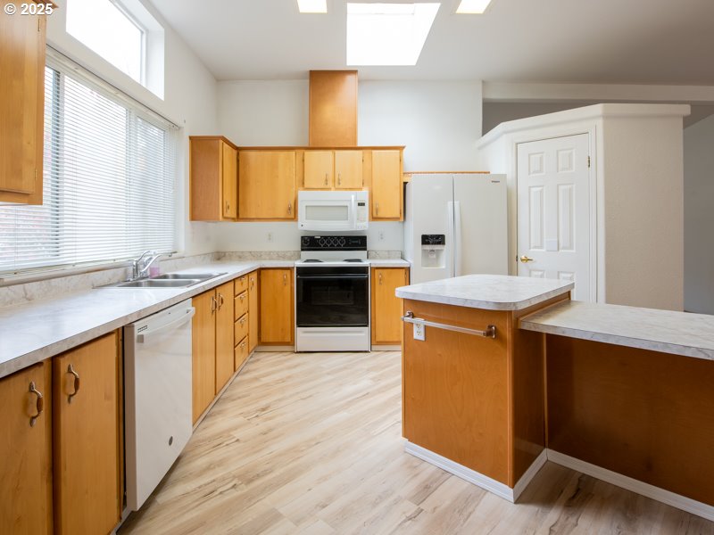 1310 David Avenue Eugene, OR 97404 - Photo 15 of 48