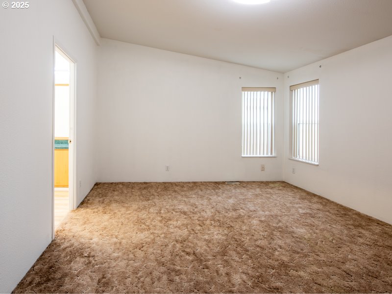 1310 David Avenue Eugene, OR 97404 - Photo 26 of 48