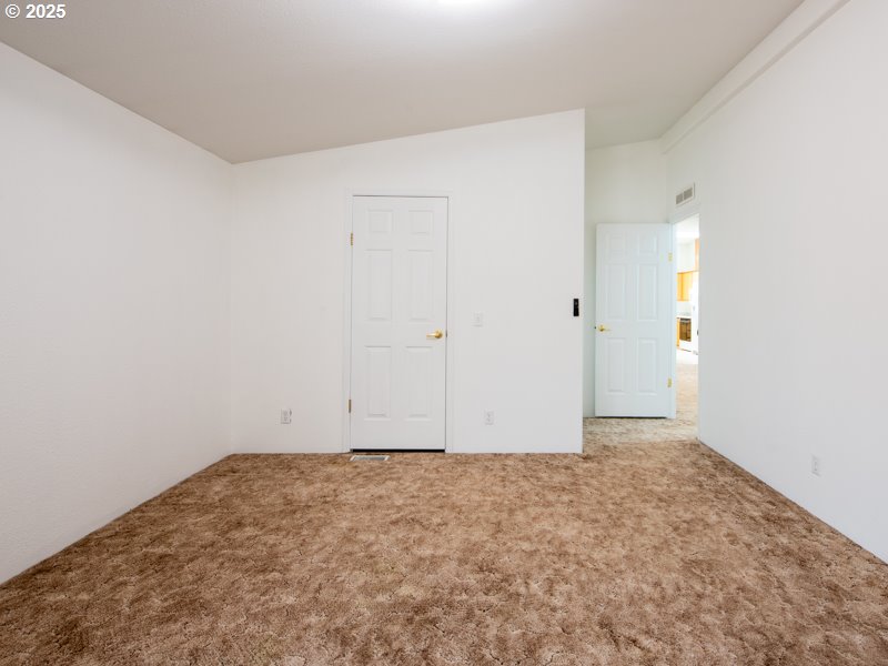 1310 David Avenue Eugene, OR 97404 - Photo 31 of 48