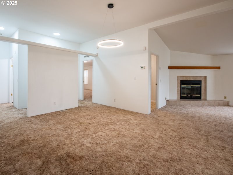 1310 David Avenue Eugene, OR 97404 - Photo 4 of 48