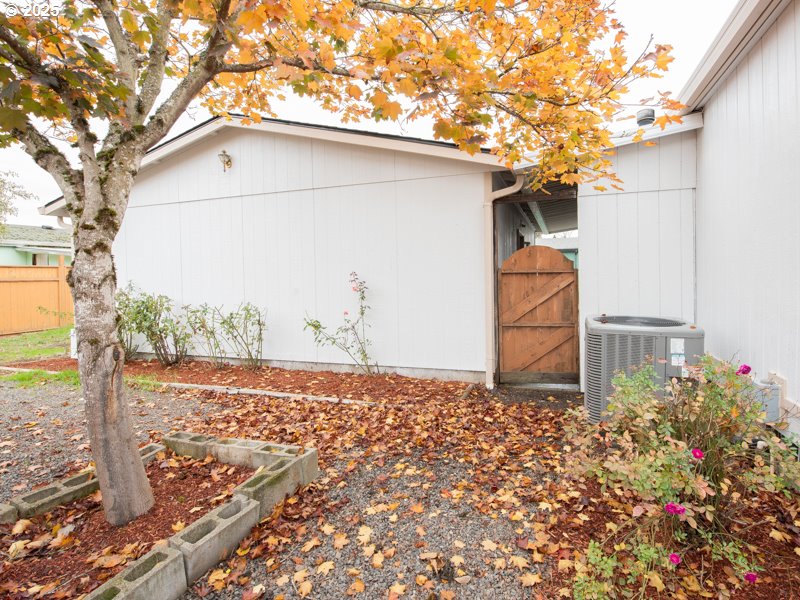 1310 David Avenue Eugene, OR 97404 - Photo 44 of 48