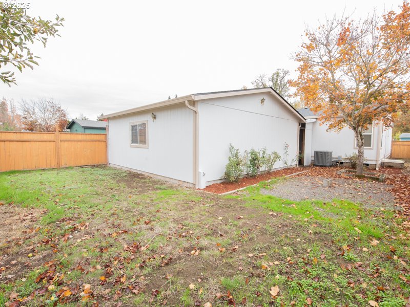 1310 David Avenue Eugene, OR 97404 - Photo 45 of 48