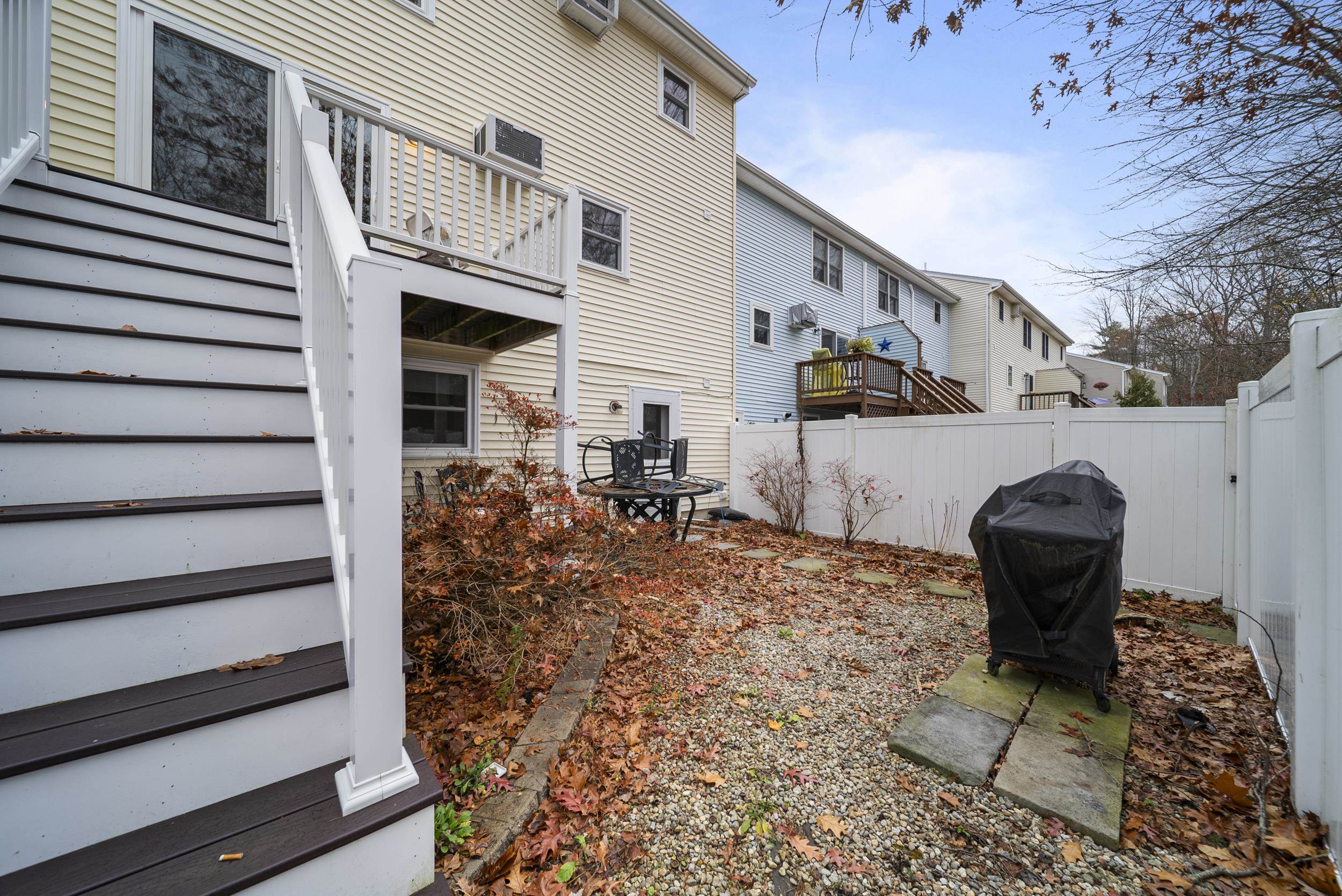 624 Hackett Hill Road Manchester, NH 03102 - Photo 31 of 38