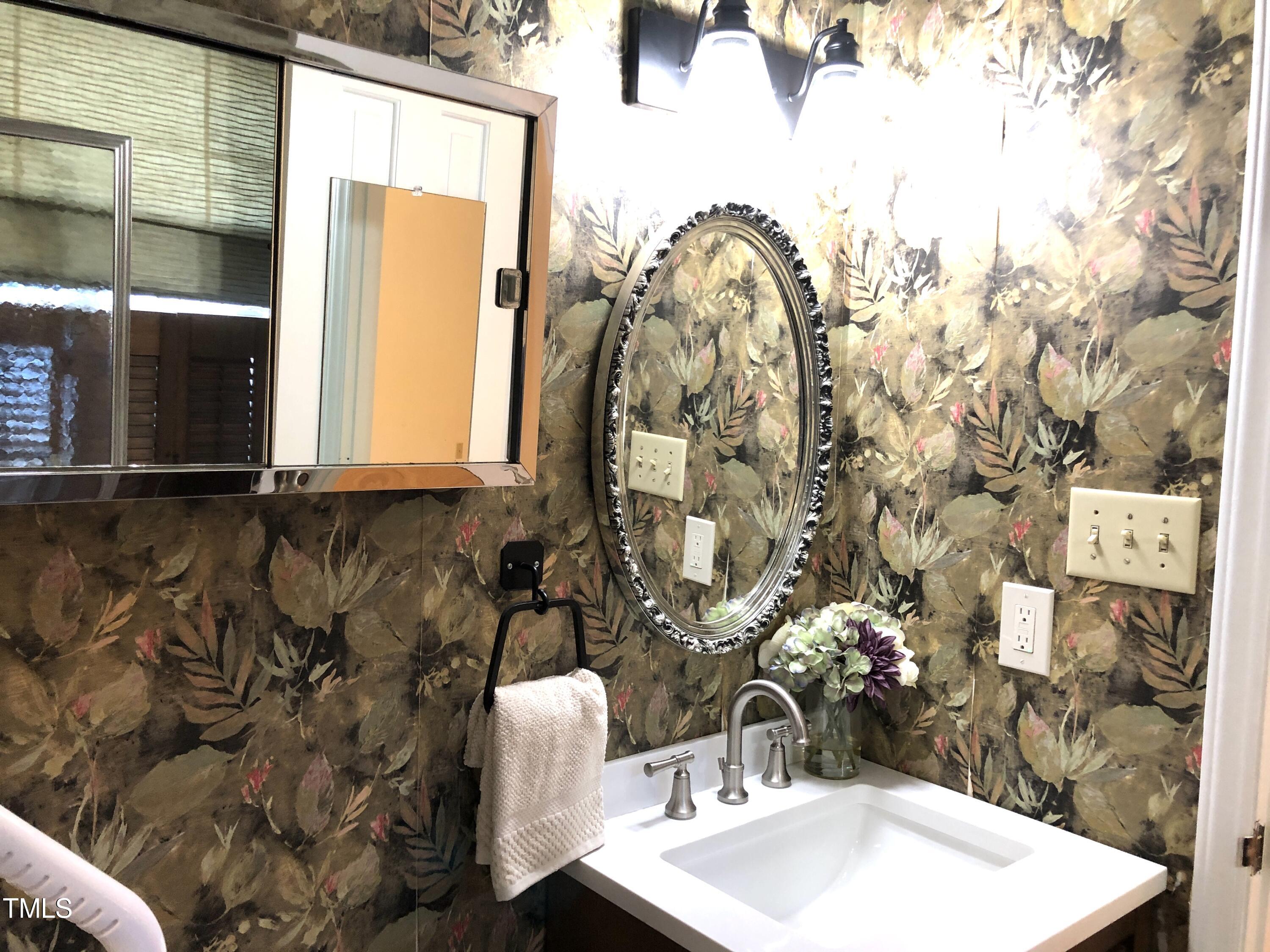 3603 Octavia Street Raleigh, NC 27606 - Photo 22 of 54 033
