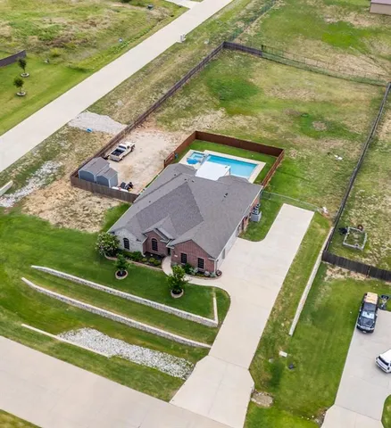 a view of a tennis court