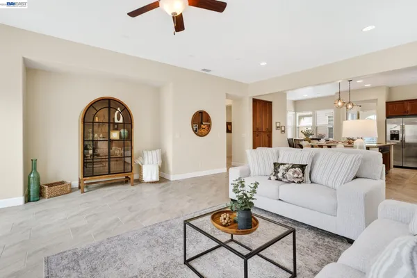 $689,000 | 1973 Carogold Lane, Manteca, CA 95337