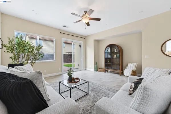 $689,000 | 1973 Carogold Lane, Manteca, CA 95337