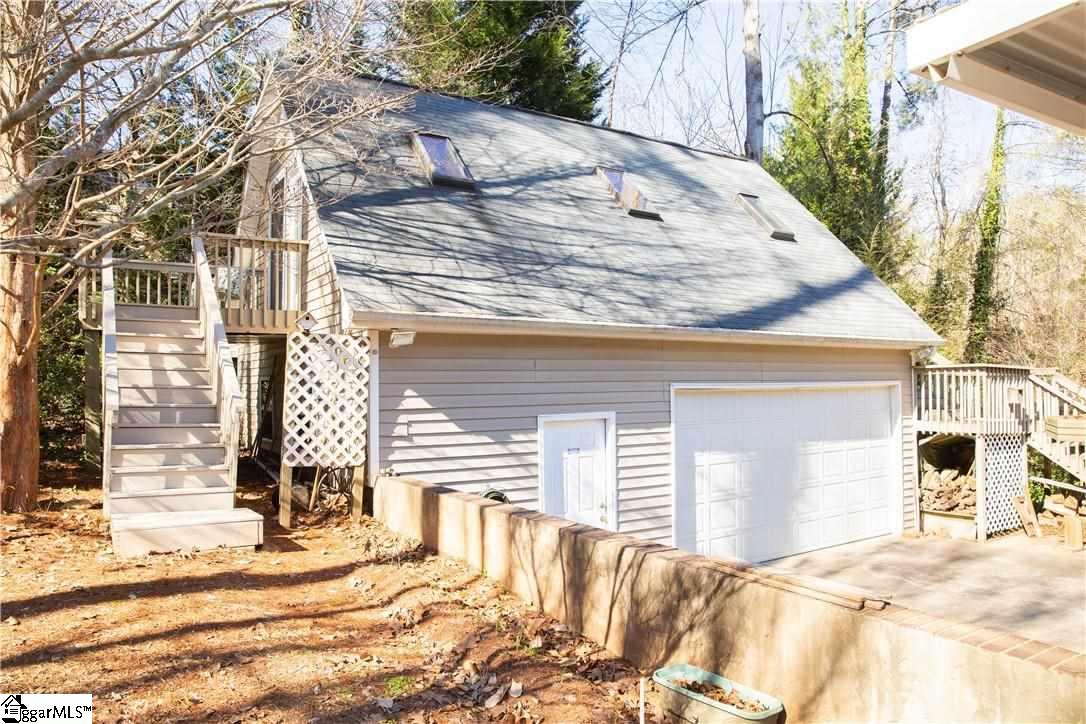 315 Hillandale Road Seneca, SC 29672 - Photo 4 of 33 Gallery Image 4