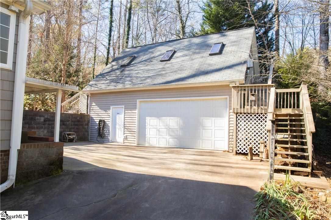 315 Hillandale Road Seneca, SC 29672 - Photo 6 of 33 Gallery Image 6