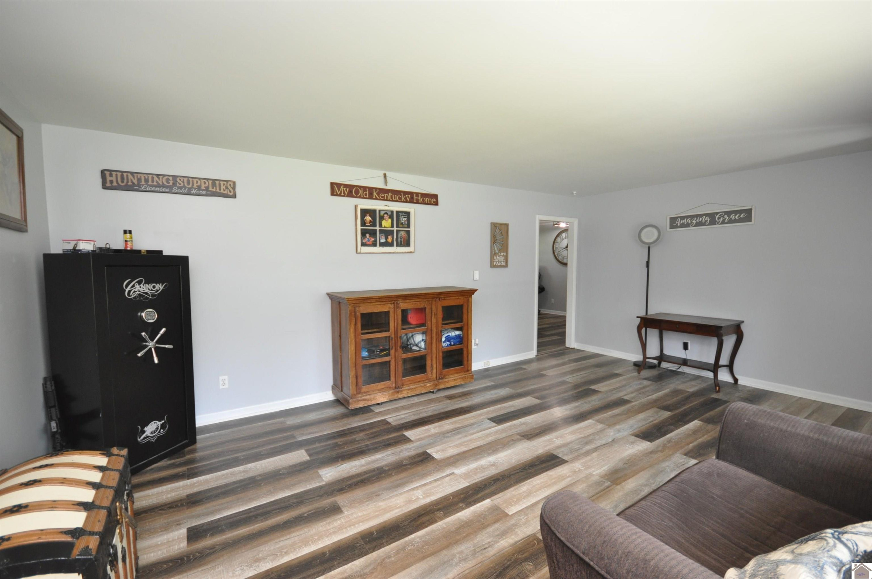 1900 Walnut Grove Road Benton, KY 42025 - Photo 4 of 32 Photo 4