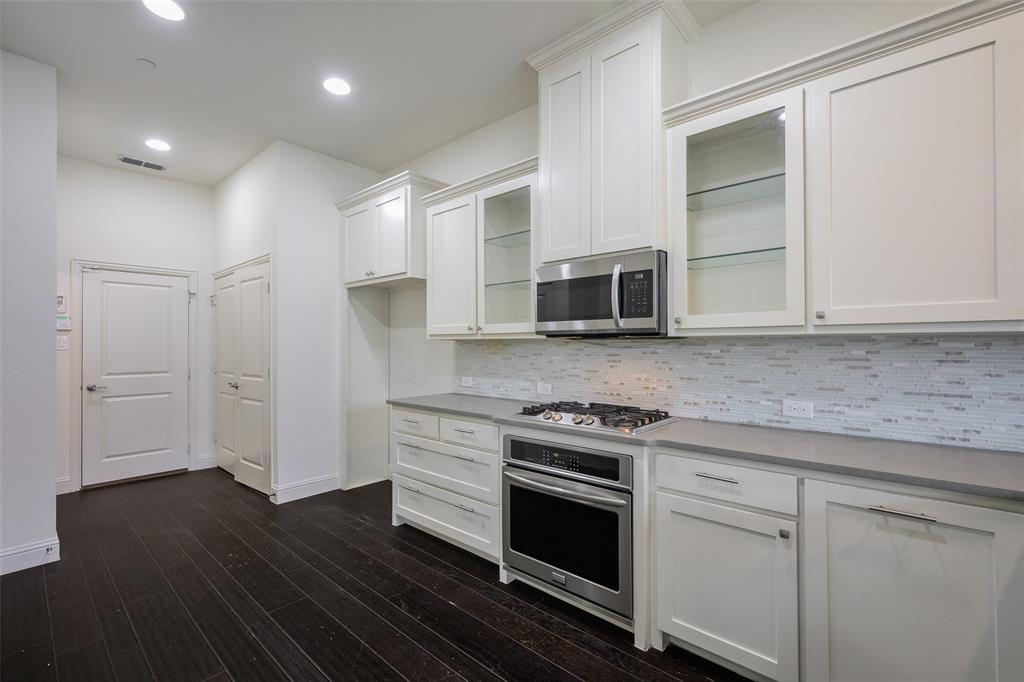 4683 Rhett Lane, Unit A Carrollton, TX 75010 - Photo 3 of 18