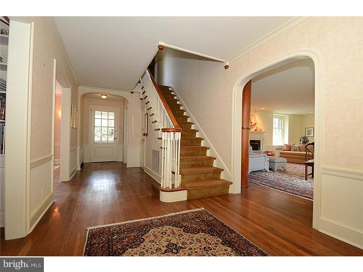925 Muirfield Road Bryn Mawr, PA 19010 - Photo 3 of 20 Foyer