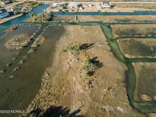 $248,900 | 661 Oak Hammock Drive, Harkers Island, NC 28531