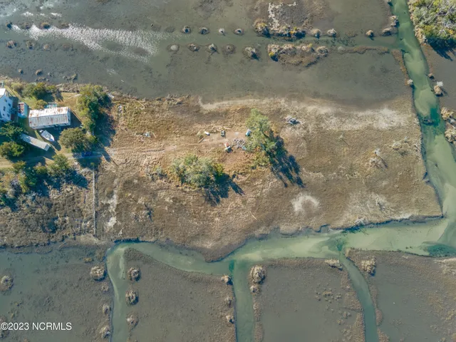 $248,900 | 661 Oak Hammock Drive, Harkers Island, NC 28531