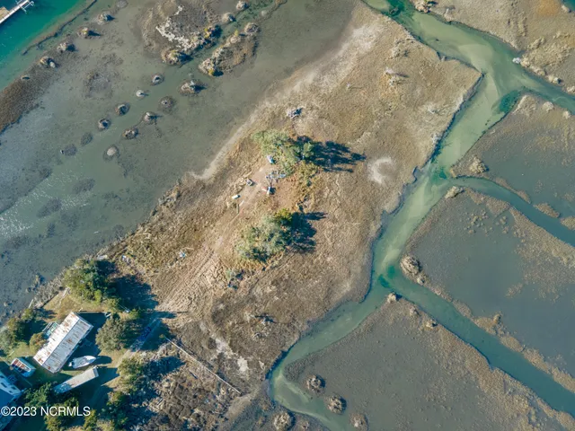 $248,900 | 661 Oak Hammock Drive, Harkers Island, NC 28531