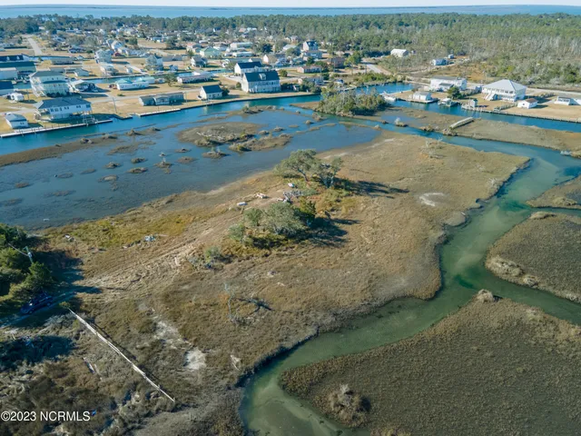 $248,900 | 661 Oak Hammock Drive, Harkers Island, NC 28531