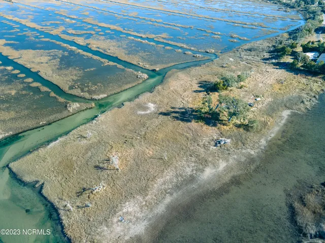 $248,900 | 661 Oak Hammock Drive, Harkers Island, NC 28531